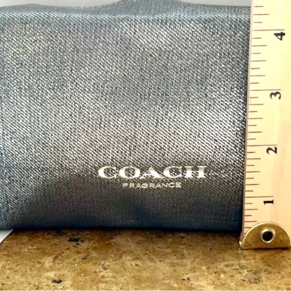 New NWOT Large Coach Fragrance Silver Makeup, Toiletry Pouch & Cosmetic Bag - Picture 3 of 13